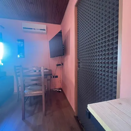 In Διαμέρισμα *